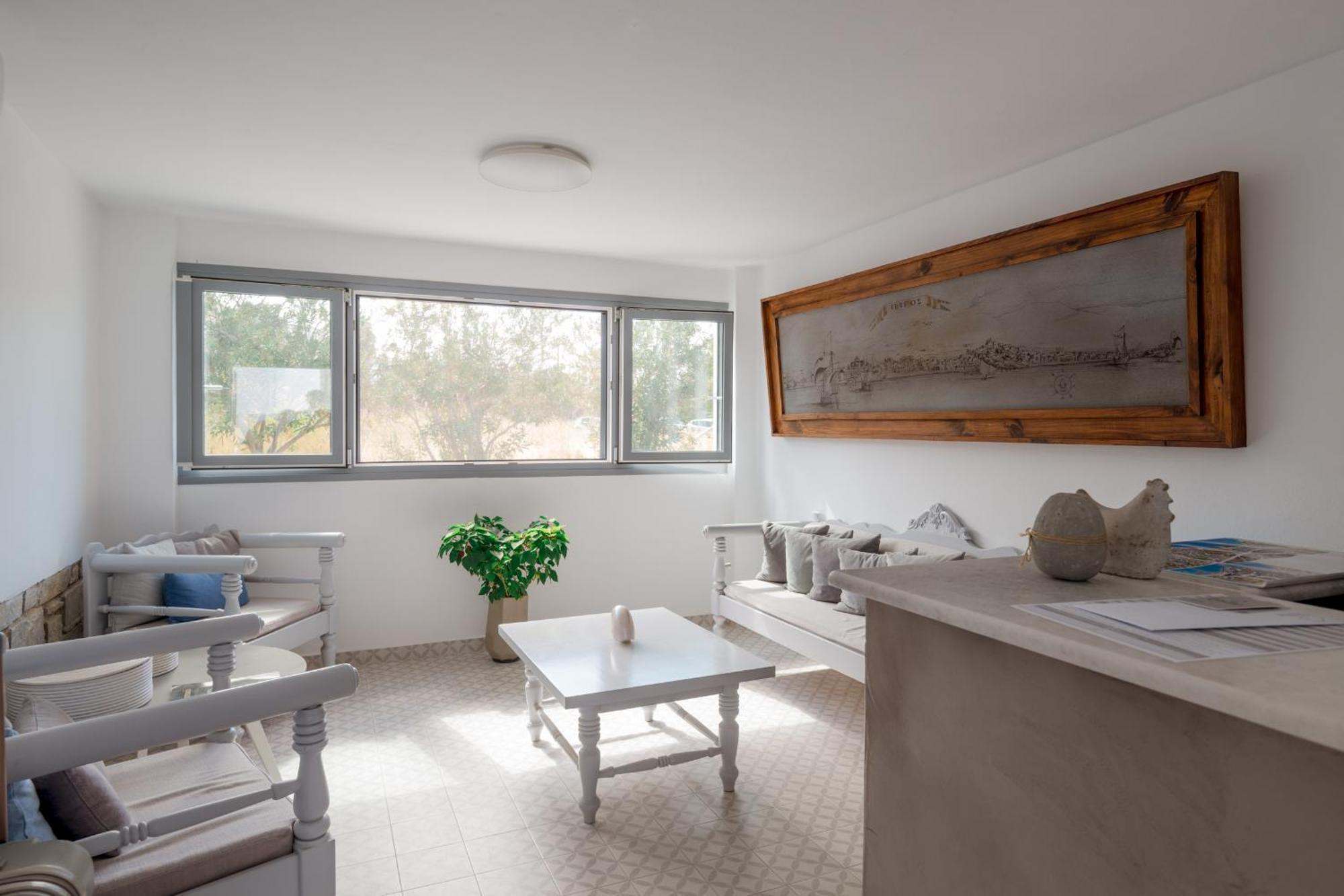 Nautilus Apartments-Suites Páros Buitenkant foto