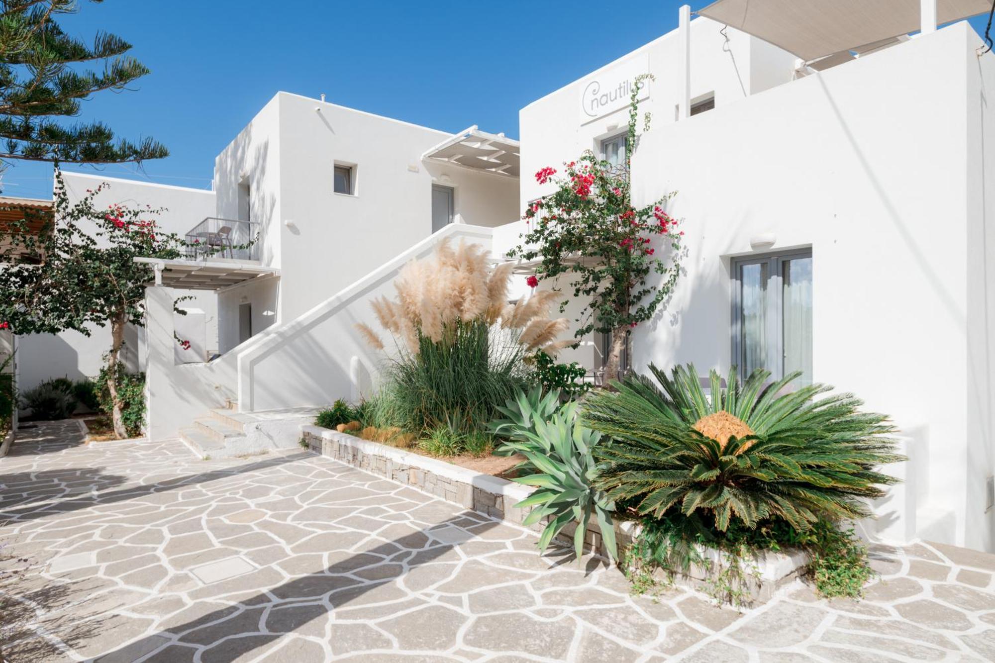 Nautilus Apartments-Suites Páros Buitenkant foto