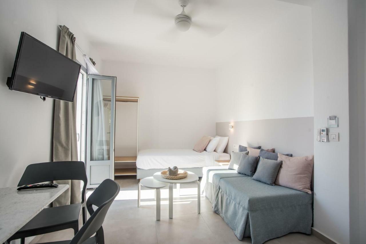 Nautilus Apartments-Suites Páros Buitenkant foto