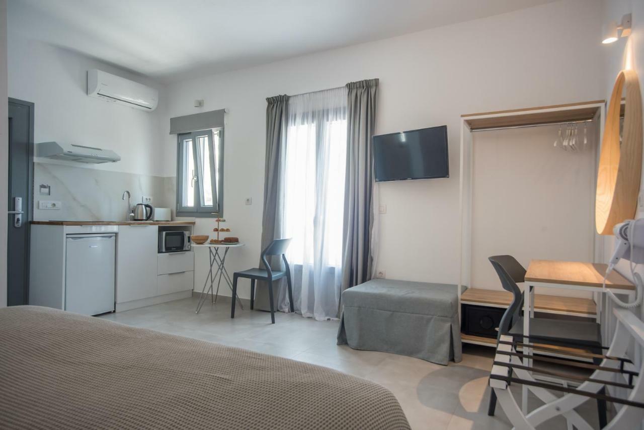 Nautilus Apartments-Suites Páros Buitenkant foto